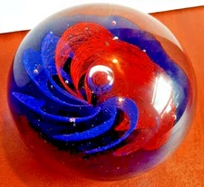 RETIRED HEIRLOOM ART GLASS BLUE ORANGE GLOW PINWHEEL PAPERWEIGHT DYNASTY GALLERY