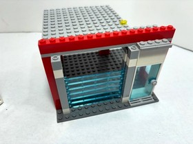LEGO City LOT : Partial Fire Station 7208  + garage from 60110