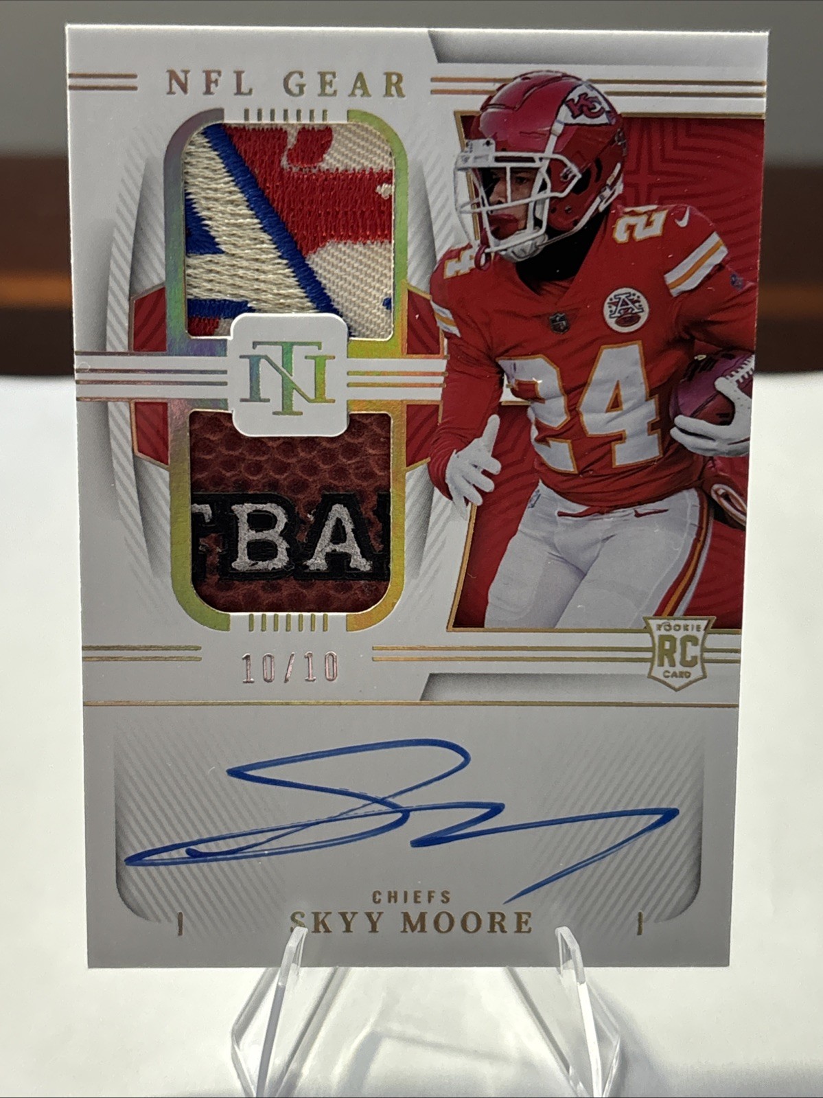 Skyy Moore Panini National Treasures Rookie NFL Gear Signature Combos #SM Base