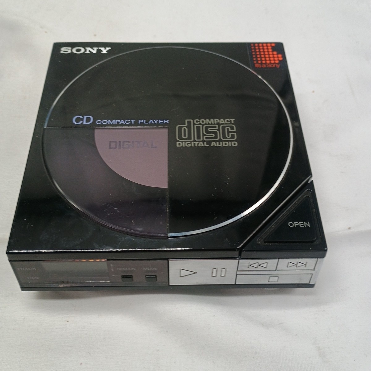Sony D-5 Compact Portable CD Player with AC-190 Adaptor, EBP-9LC