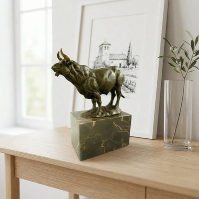 Premium Bronzefigur Stier, patiniert auf Marmorsockel, H.21 cm
