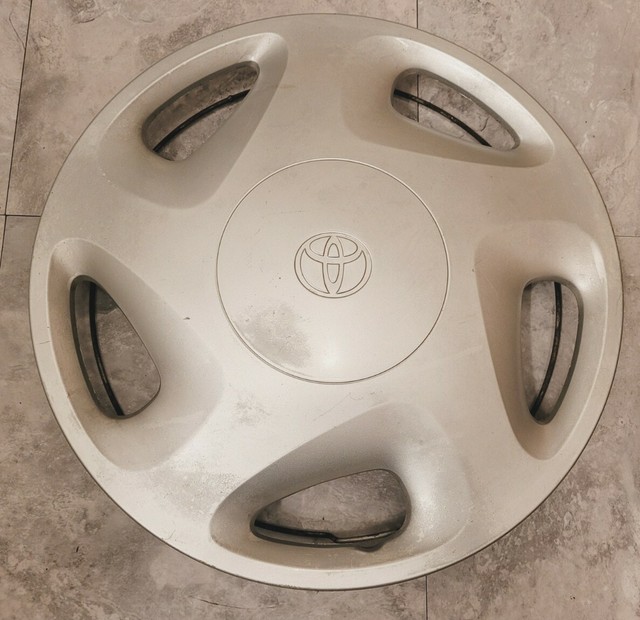 TOYOTA 14in Hubcap Wheel Cover 19972000 OEM 61100 for sale