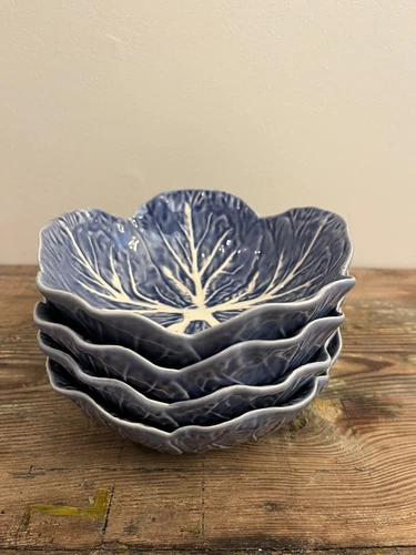 Set Of 4 Bordallo Pinheiro Portugal Majolica Cabbage Bowls in Blue