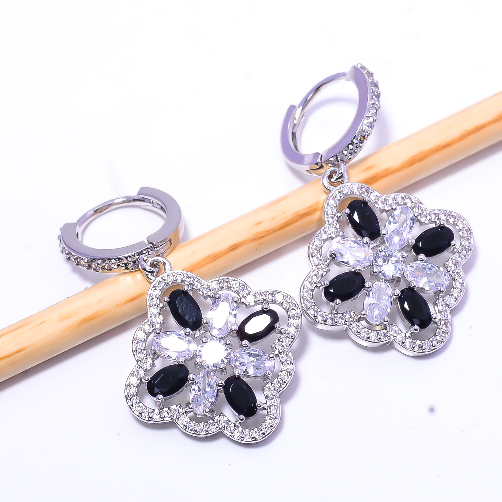 Black Onyx & Cubic Zirconia Gemstone 925 Sterling Silver Earring 1.40