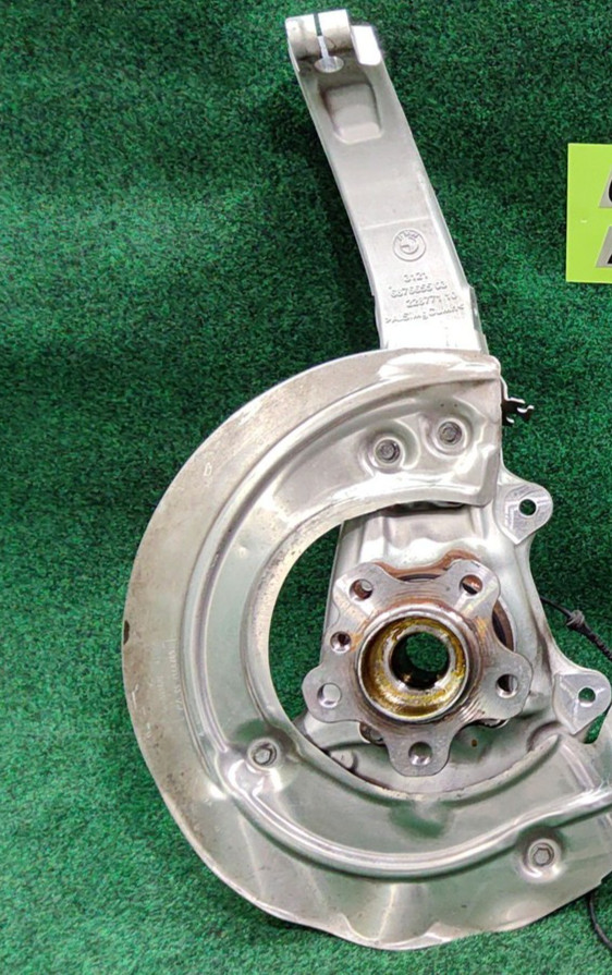 2019-2025 BMW X5 Front Left Carrier Spindle Hub OEM 31216876655 31206890070