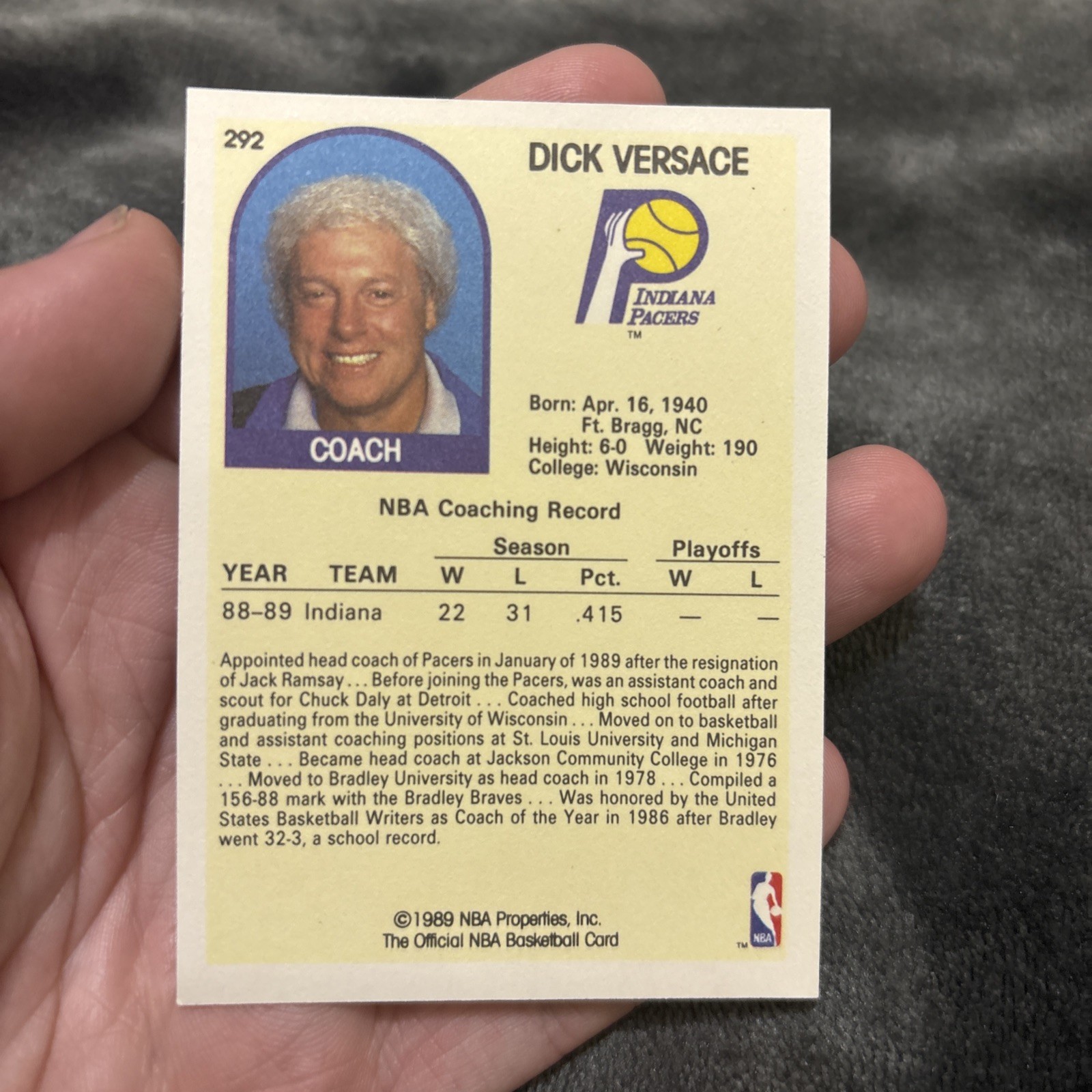 1989-90 NBA Hoops Basketball Card #292 Dick Versace Coach Indiana Pacers thumbnail 2