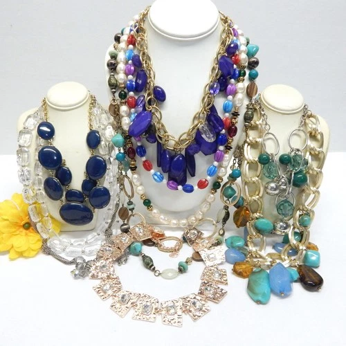 VINTAGE TO NOW FASHION COSTUME JEWELRY NECKLACE LOT ASSORTED TYPES & MATERIALS