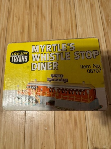Vtg. Life-Like Train models "Myrtle's Whistle- Stop Diner" with Real Sound! - Picture 4 of 4