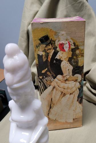 Vintage Avon Victorian Lady Sammelflasche mit Box - Bild 3 von 7