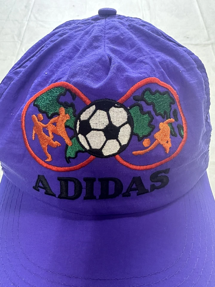 Gorra de nailon de fútbol Adidas de colección SnapBack trébol púrpura rara Foto 2 de 4