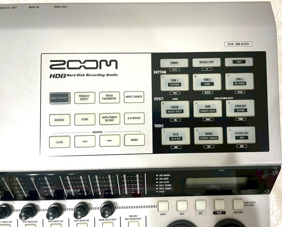 Zoom HD8 Hard Disk Multitrack Recorder MTR with Adapter and Manual CD Tested - Image 4 of 4