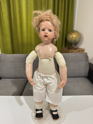 Hildegard Günzel   FILIA   1992   Wachs über Porzellan Prototyp-Puppe   Signiert