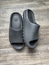 Adidas Yeezy slide onyx / men s size 10 , lightly used no box