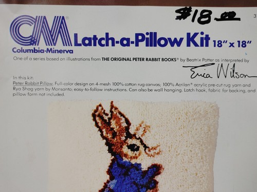 Vintage 1970s Erica Wilson LATCH-A-PILLOW Kit ~ 18x18 PETER RABBIT Latch Hook - 第 6/6 張圖片