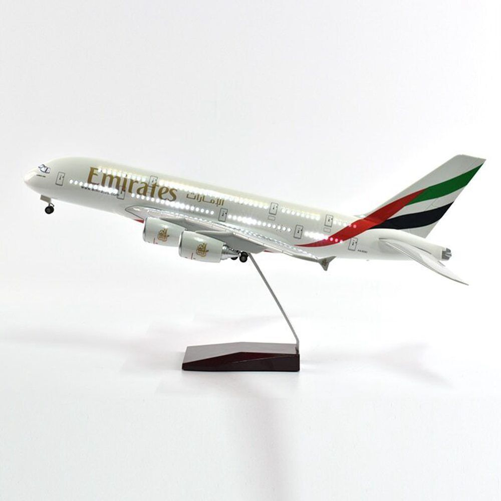 Aircraft Model　エミレーツ航空｜Airbus A380｜ライト点灯 1:160 Emirates Airways A380 Plane Model / LED Light & Wheel