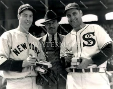 EL974 Joe DiMaggio Zeke Bonura 1938 Yankees White Sox 8x10 11x14 16x20 Photo