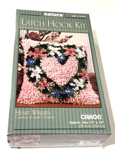 Caron Natura Latch Hook Kit Heart Wreath Valentine Day P435 Pillow Yarn USA NEW