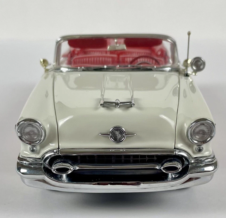 Coche de carreras Oldsmobile Olds 1950Classic1 24Rocket 88Hot Rod modelo de metal construido a medida Foto 4 de 4