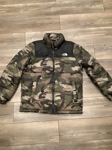 Men’s Medium North Face Camouflage Puffer Jacket Perfect