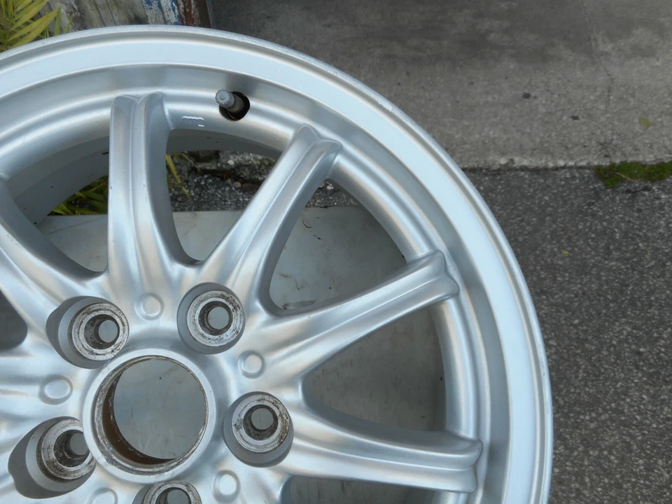 HYUNDAI XG 2001 2002 2003 2004 2005 WHEEL FACTORY OEM USED 16" 5291039600 - Image 3 of 4