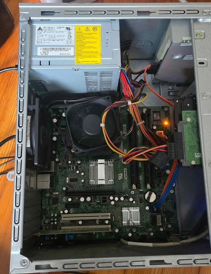 Computadora de escritorio Dell Inspiron 530, Intel Pentium con Windows y disco duro Foto 4 de 4