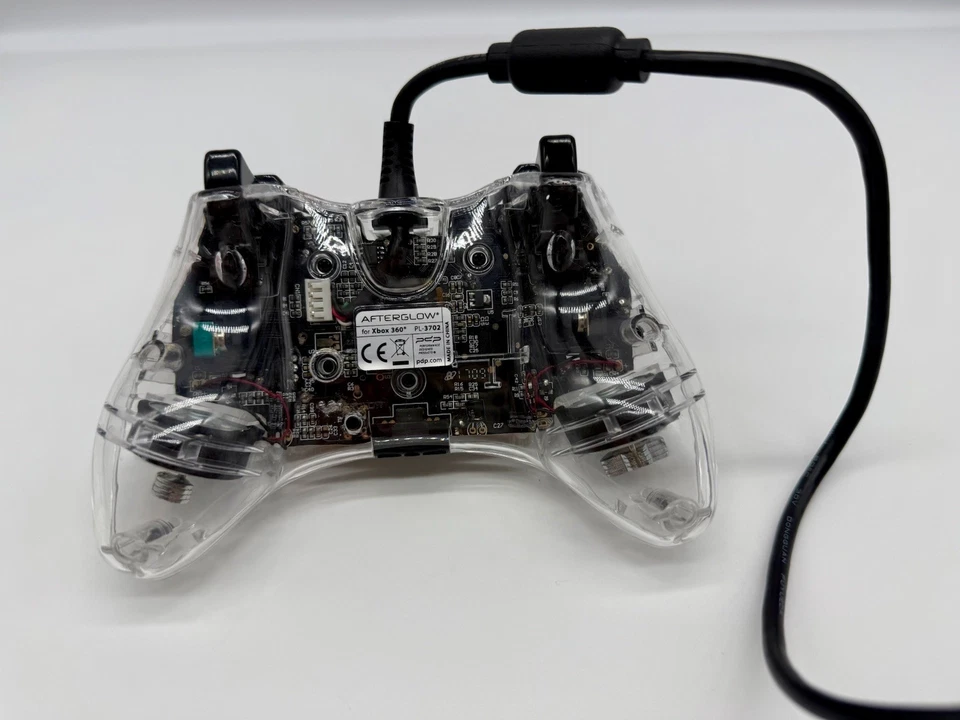 Microsoft Original XBOX 360 Afterglow Wired Clear Controller - Image 3 of 4