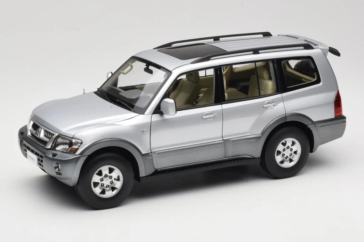 Modellino Auto In Scala 1/32 Mitsubishi Pajero V97 In Lega | Con Sterzo E Ruote In Gomma | Collezione, Decorazione O Regalo
