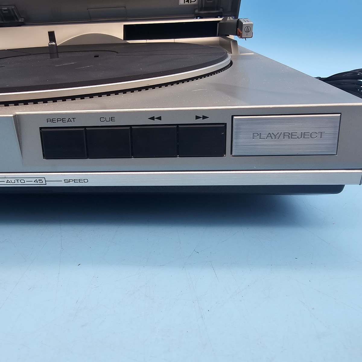 Realistic Lab-2200 Direct Drive Linear Trac Auto Turntable