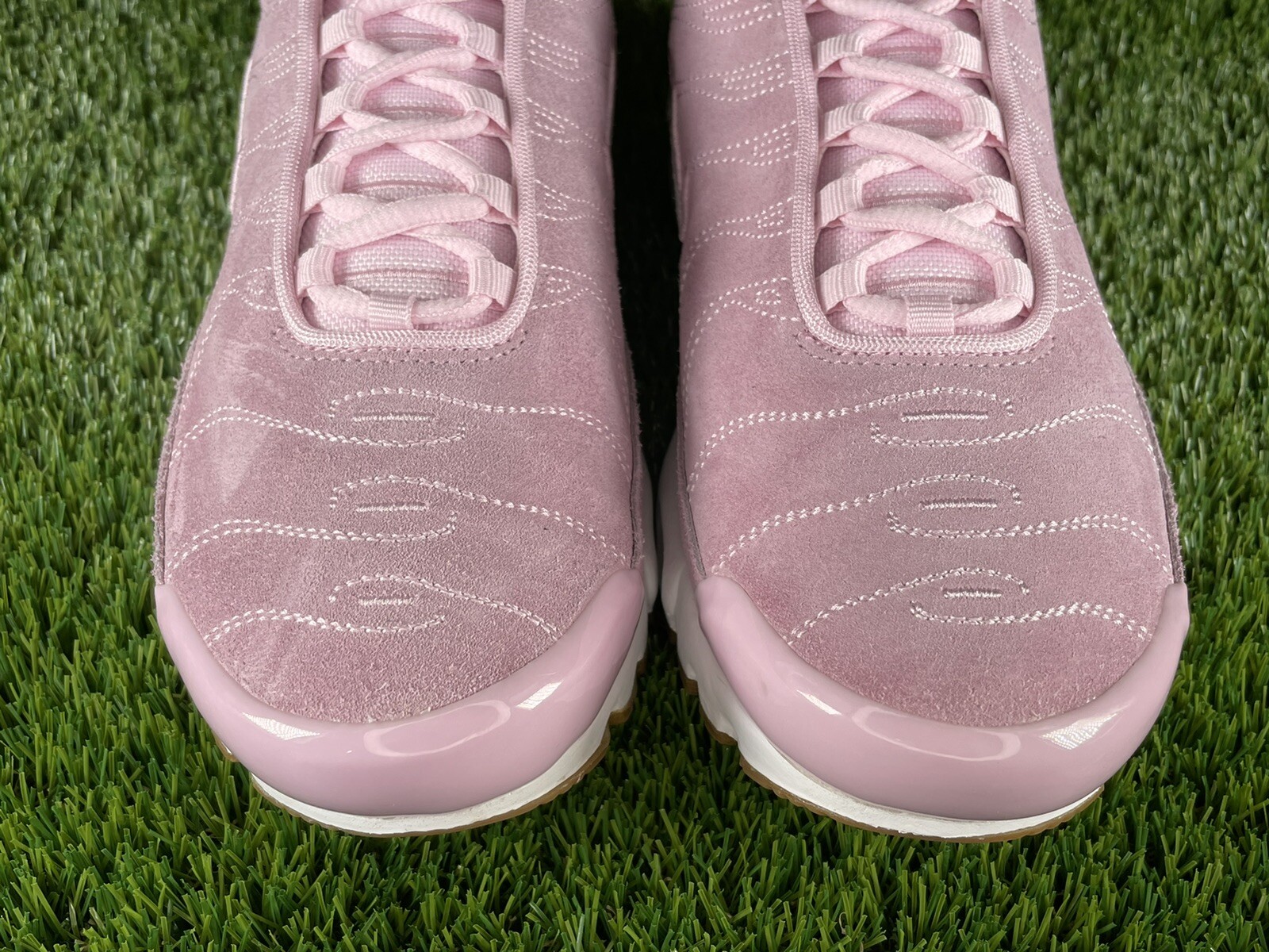 🔥Nike Wmns Air Max Plus Premium ‘Pink Foam’ Sneakers… Gem