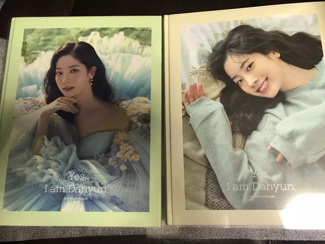 TWICE YES, I AM DAHYUN 1ST PHOTOBOOK POST PHOTO CARD Apple green & Beige  Ver Set