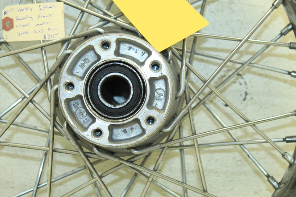 06-17 HARLEY SOFTAIL ROADKING CROMADO DIANTEIRO 16X3 ARO DE RODA DE RAIO LISO W20D - Imagem 2 de 4