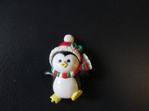 Russ PIN Christmas Vintage PENGUIN Holiday Brooch 2”