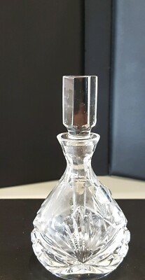 ROGASKA CRYSTAL RICHMOND FAN AND DIAMOND 3 3/4'' TALL PERFUME BOTTLE W/STOPPER