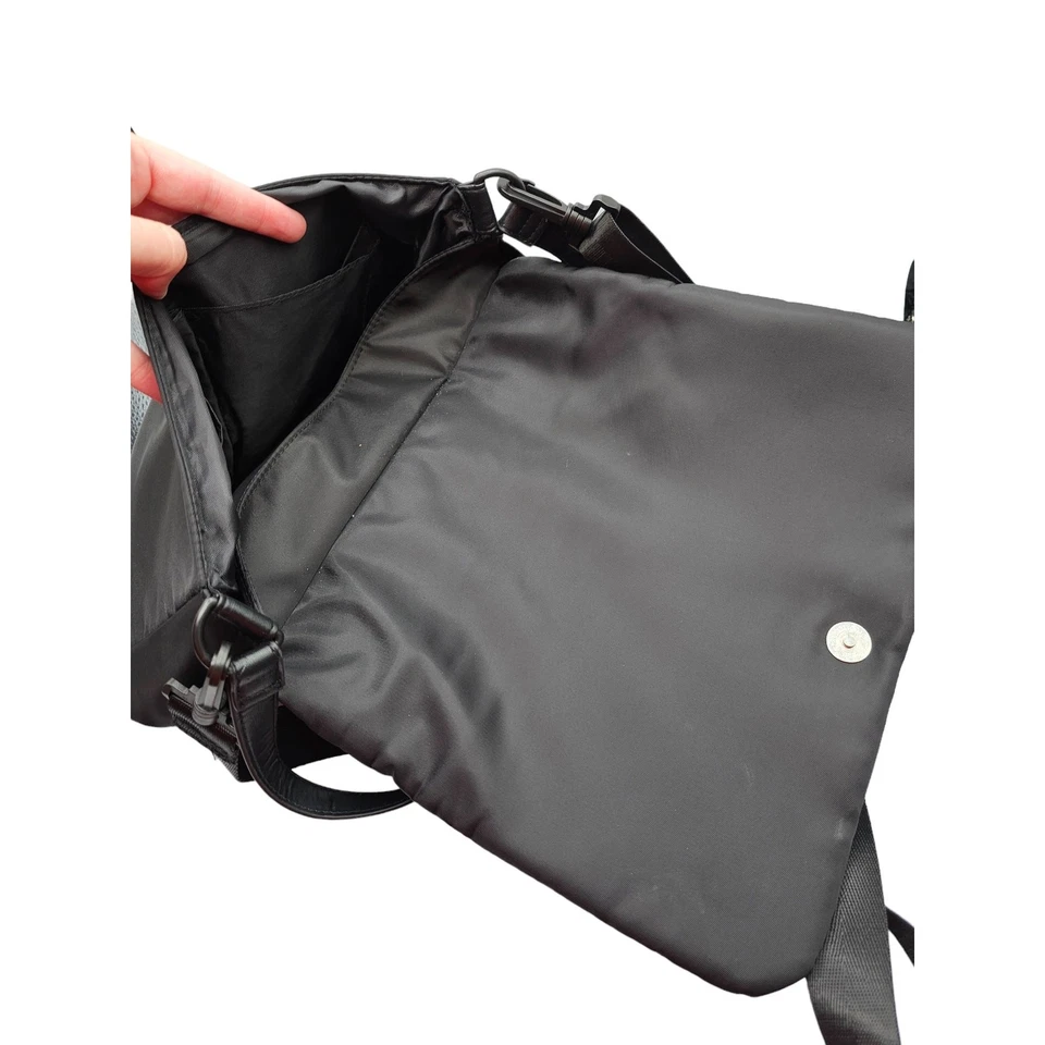 Bolso Bandolera Mensajero Tahari Mujer Acolchado Negro Foto 4 de 4