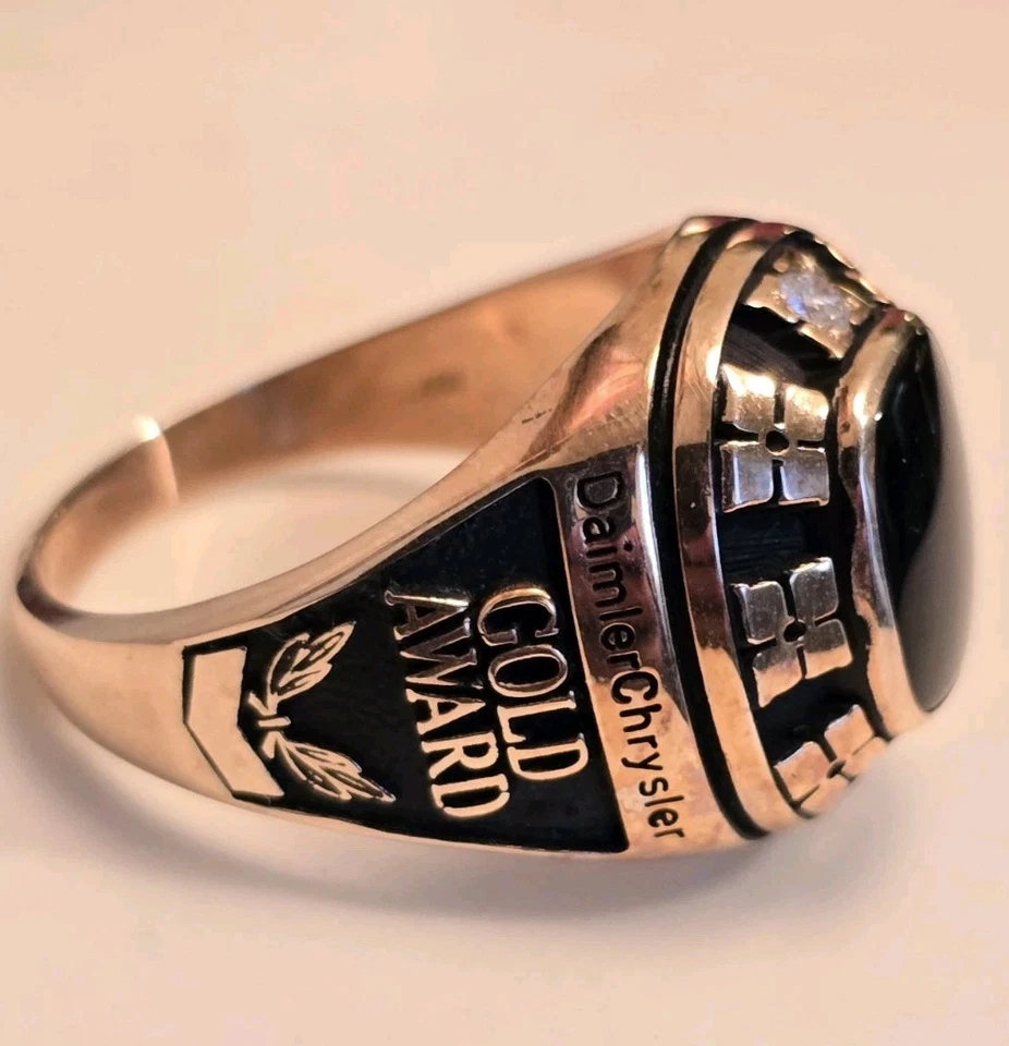 Anillo de premio de oro de 10 quilates certificado por Daimler Chrysler ónix - talla 13,5 - 1 diamante Foto 2 de 4