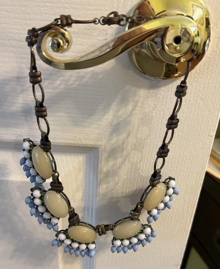 VETEMENTS Charming Charlie Colore Crema N Blu Statement Collare Adj Collana.