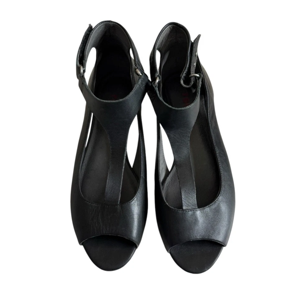 Sandalias de cuña Tsubo Gerri negras con correa en T de cuero con punta abierta zapatos para mujer talla 6,5 Foto 2 de 4