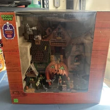 2025 Lemax Spooky Town Halloween Creepy Pumpkin Patch #45210 Lighted Facade NEW