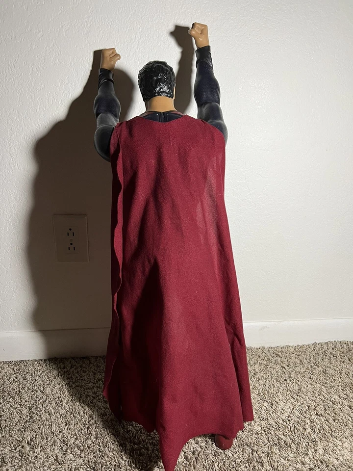 Экшн-фигурка Супермена с плащом, большая высота 31 дюйм, Jakks Pacific, бывшая в употреблении - Изображение 4 из 4