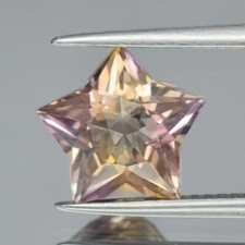 Amétrine de Bolivie en étoile facetté de 2,69Cts