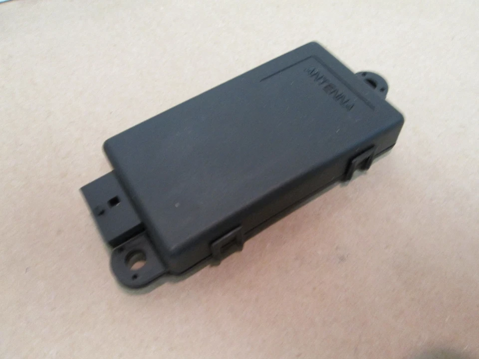 Maserati Gran Cabrio - Sensor volumétrico / Antena - NUEVO # 250675 Foto 3 de 3