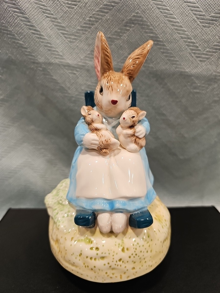 PETER RABBIT EGG BOX 美品 Peter Rabbit Two-Part Tinware Eggs