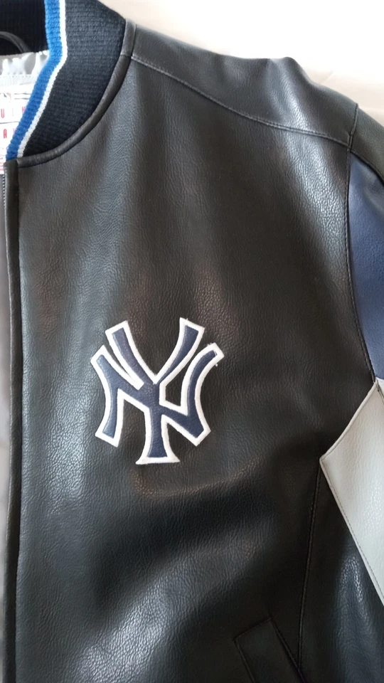 Yankees G-III Medium Jacket By Carl Banks - Image 4 of 4