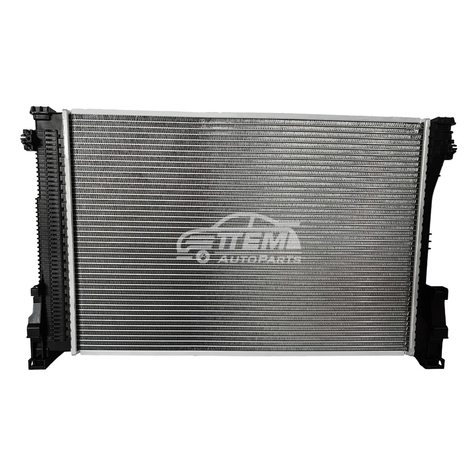 13498 Radiator Fits 2010-2017 Mercedes-Benz C250 C300 C350 Cls550 E250 E300 E350 Foto 2 de 4