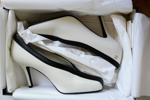 Chanel 26S Pumps Matthieu Blazy's weiß Lammfell Größe 36,5c - Bild 2 von 24