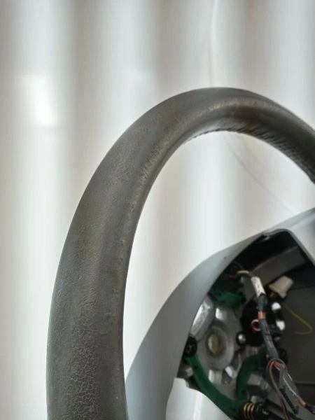 Volante Chrysler Town & Country 2008 2009 2010 com controles/ Cruise OE - Imagem 4 de 4