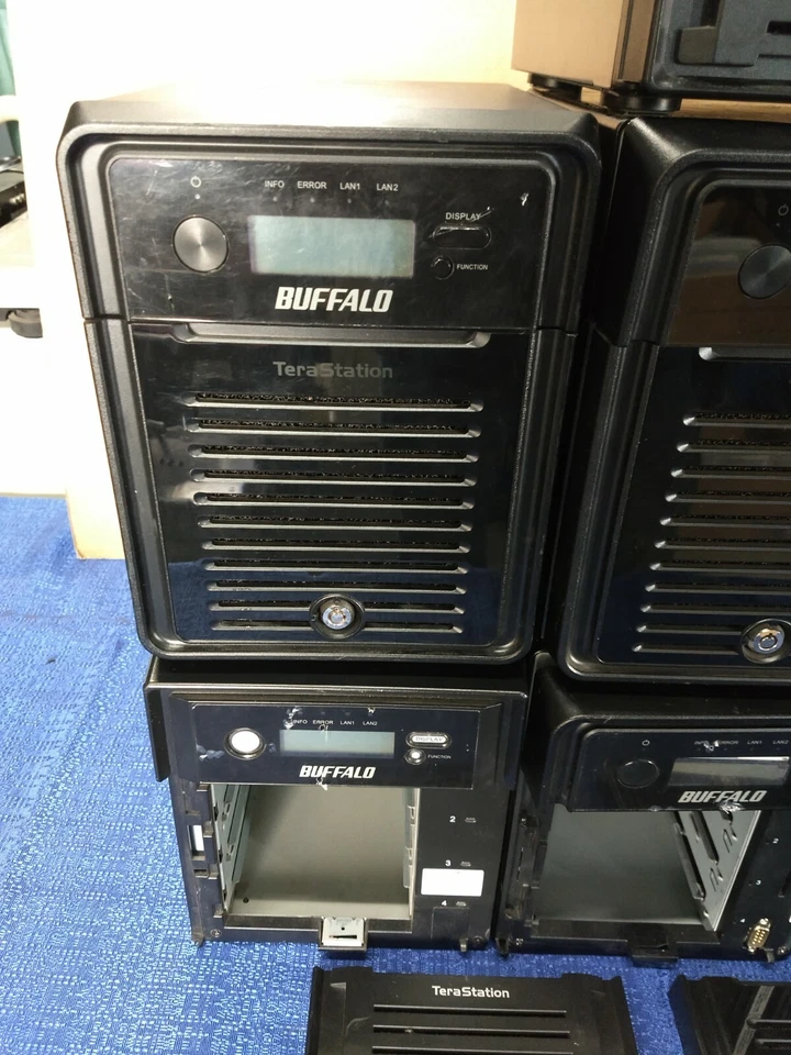 Лот из 7 внешних корпусов жестких дисков Buffalo Terastations - только детали - Изображение 4 из 4