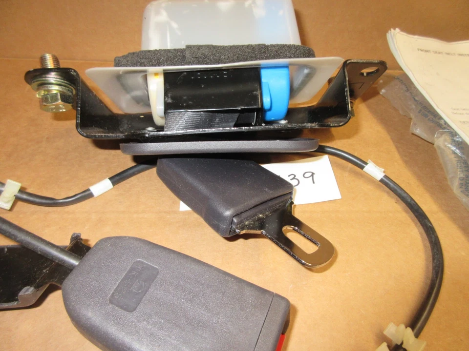 Cinturón de seguridad gris Mitsubishi MB791139 1992-1994 Eclipse, láser Plymouth OEM NOS Foto 3 de 4