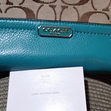 Coach Carrie Shoulder Bag Green/Khaki Park Signature In Good Condition