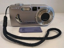 Sony CyberShot DSC-P10 Digital Camera 5.0 Mega Pixels - Works